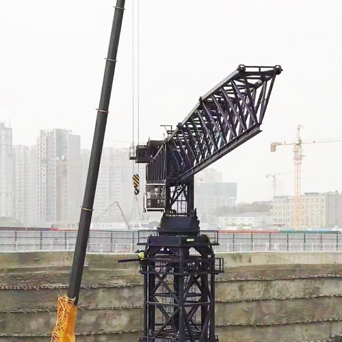 Flat head tower crane